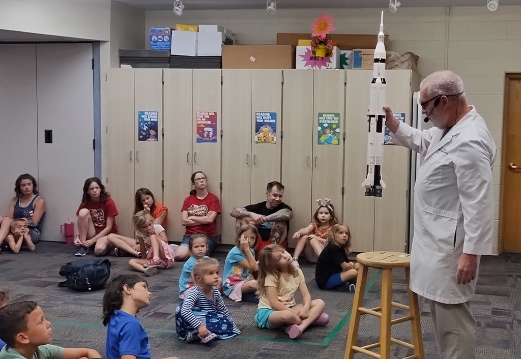 Learn About the Moon Landing from Whiz Bang Science